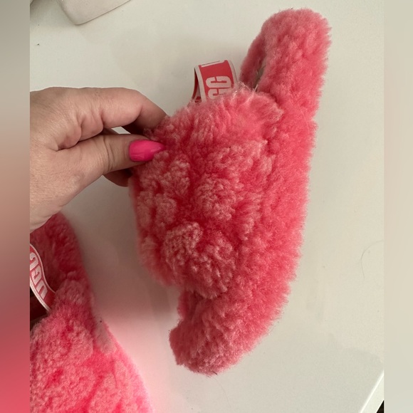 Kids FLUFF YEAH Uggs - Picture 2 of 3